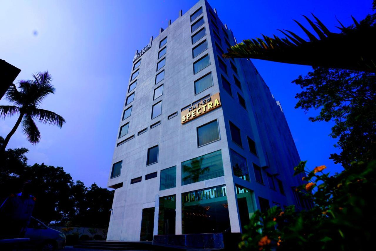 Kay-Em Spectra Hotel Madrás Exterior foto